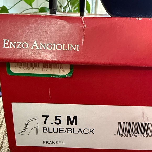 Blue/Black Velvet Shoes - Picture 7 of 8